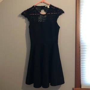 🌺 Black lace top fit and flare dress